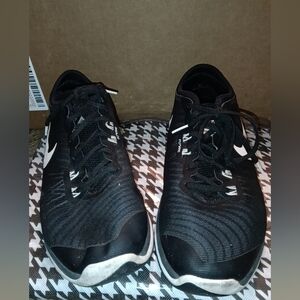 Nike Womens Black Athletic Shoes